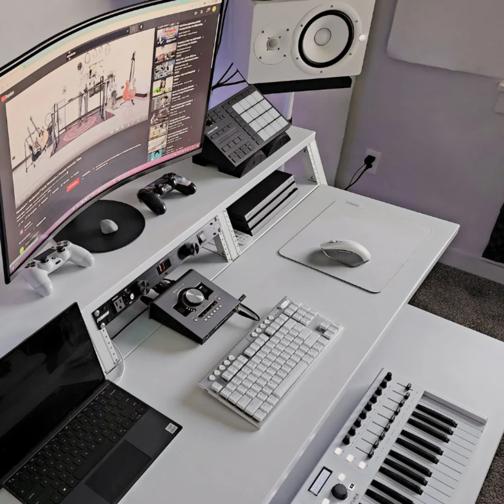 Wavebone Headquarter Workstation